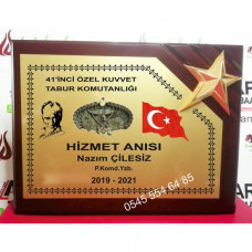 ASKER ÖZEL AHŞAP VİTRİN PLAKETİ 